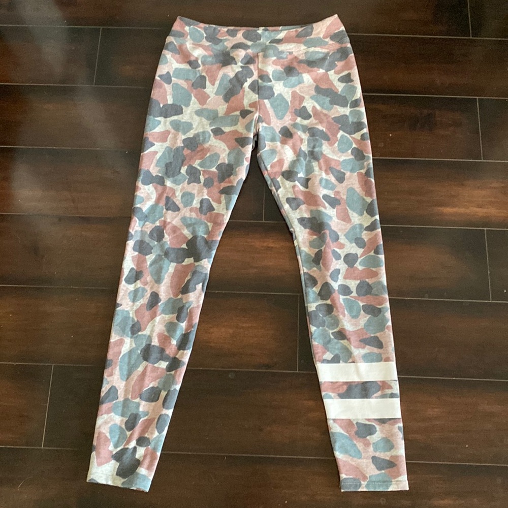 Sundry Colorful Abstract Print Camo Leggings